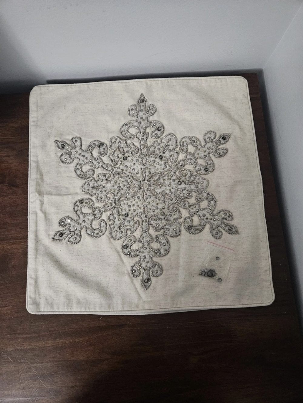 Pottery Barn 18” X 18” Snowflake Pillow Cover Beige Cotton, Beaded & Embroidered